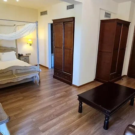 Manthos Mountain Resort & Spa ホテル ハニア