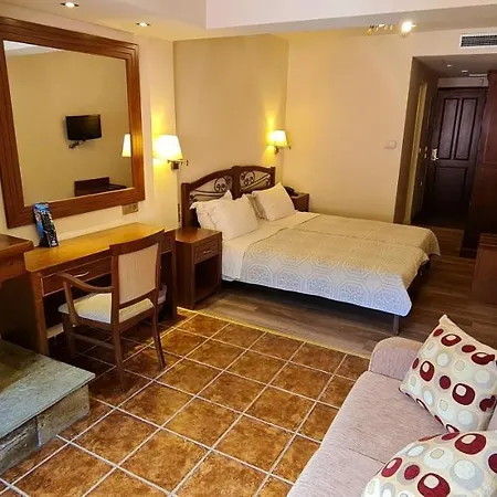 ホテル Manthos Mountain Resort & Spa ハニア