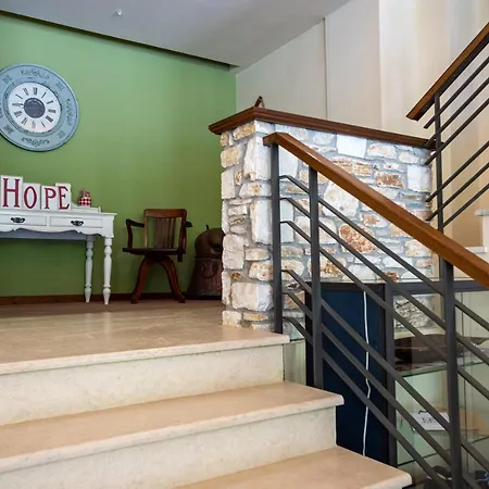 Manthos 4* Chania (Thessaly)