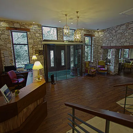 Manthos Mountain Resort & Spa ホテル 4*